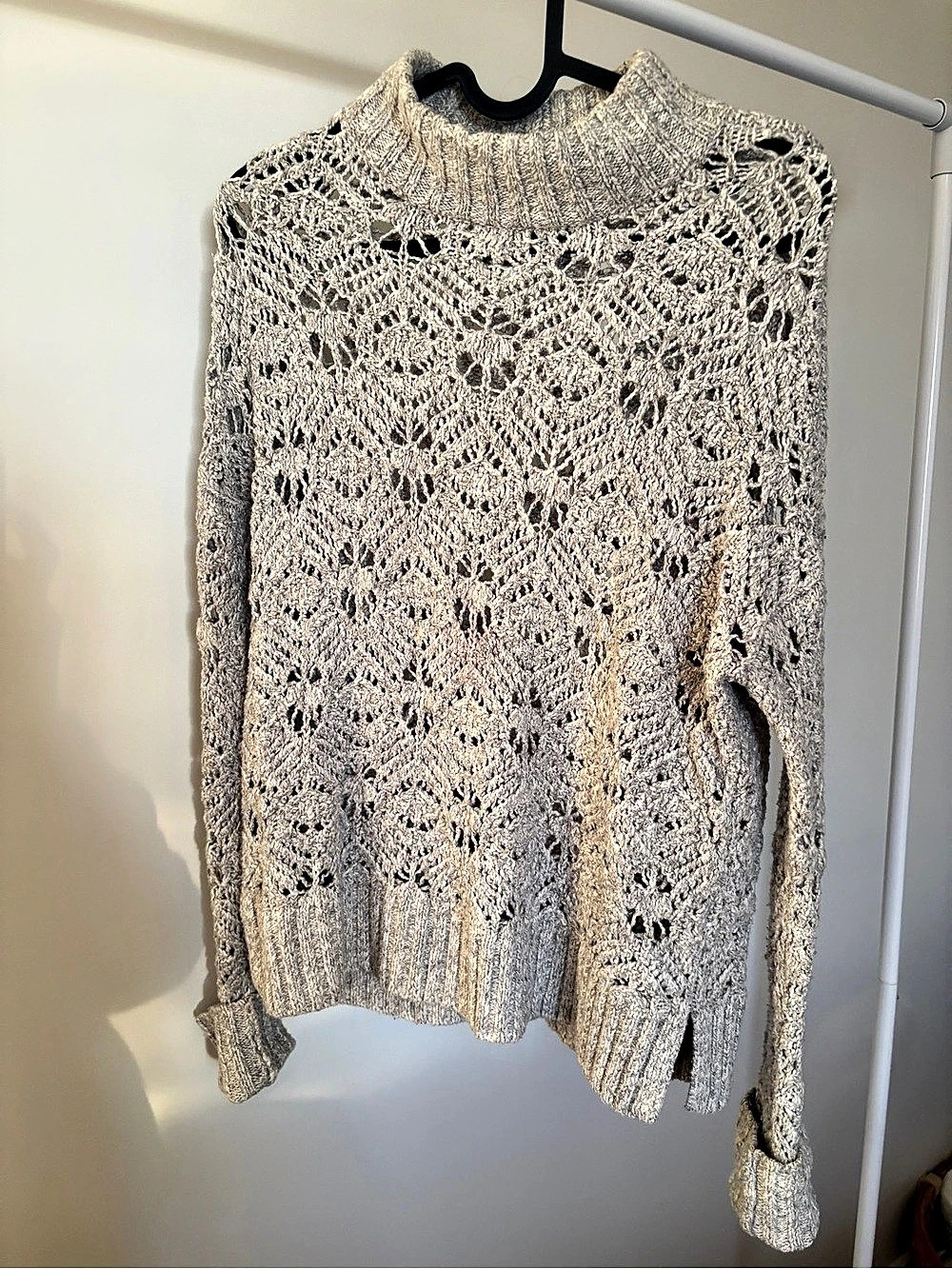 American Eagle Outfitters Open Knit Crewneck Sweater Size Small
